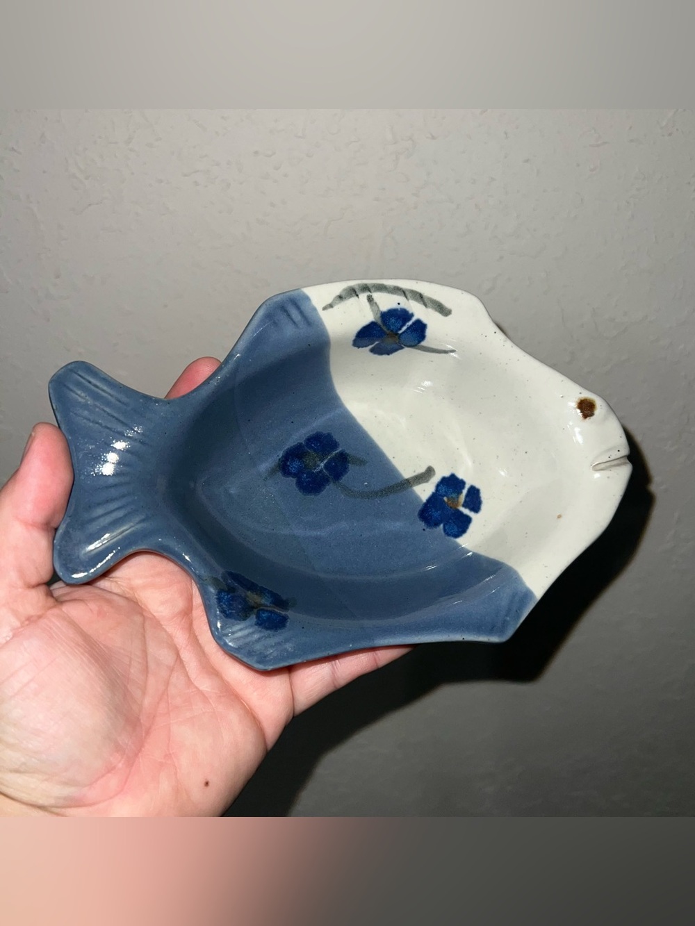 Kent Follette Pottery fish-shaped dish Glazed Blue.